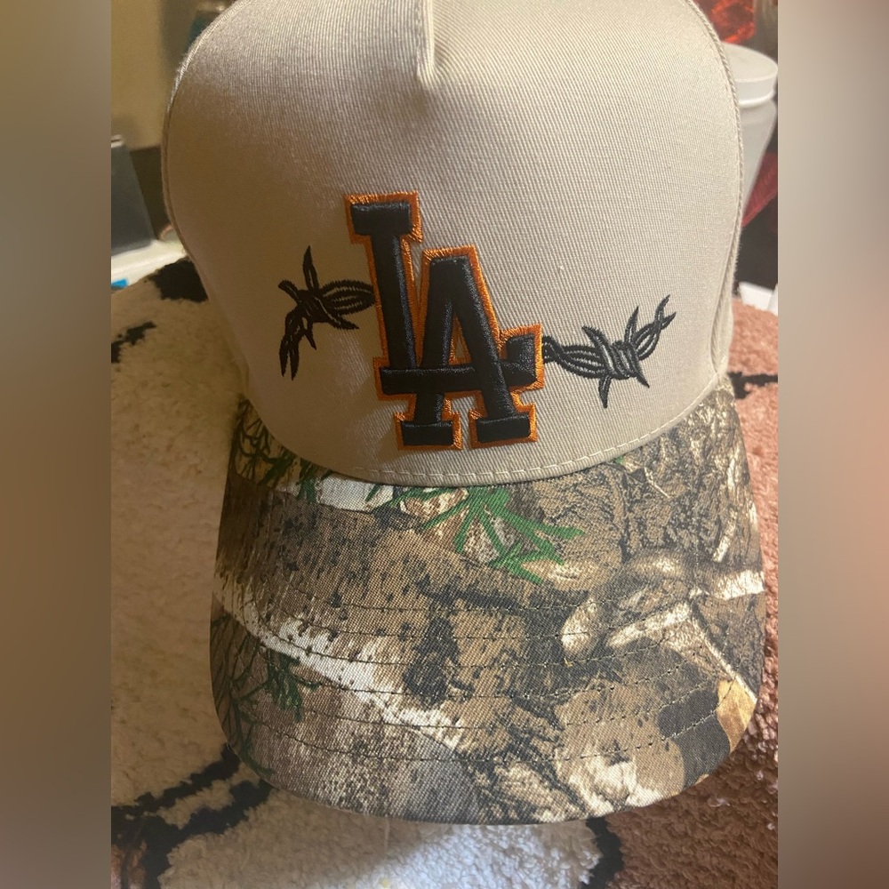 LA Embroidered Baseball Cap, Streetwear Snapback, Camo Brim, Unisex Fashion Hat